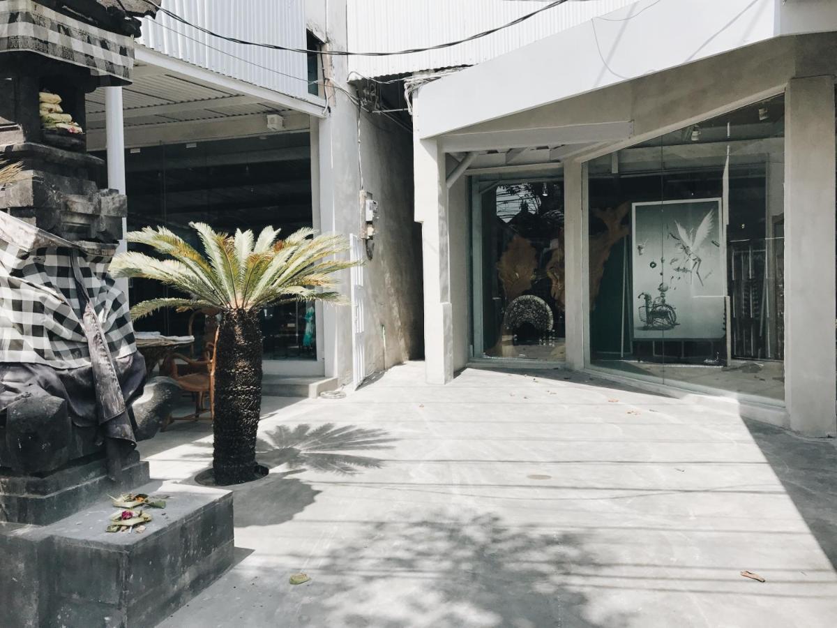 Lloyd'S Inn Bali Seminyak Exterior foto